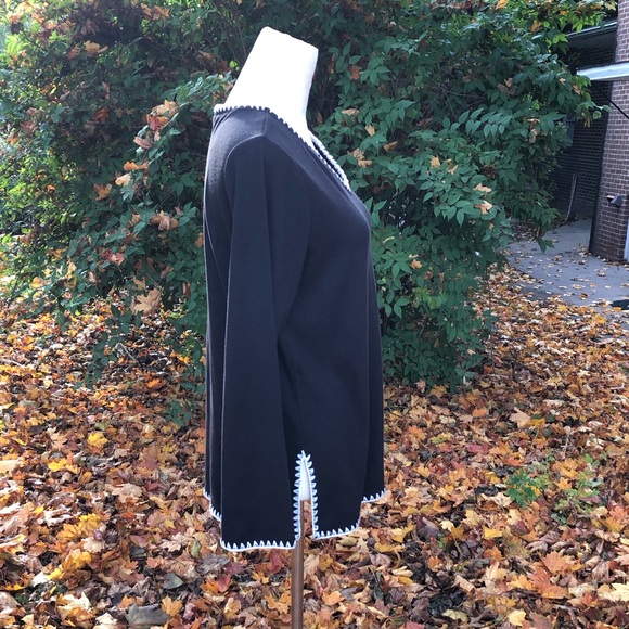 Rafaella☀️Black tunic top with embroidered edges - Picture 5 of 9